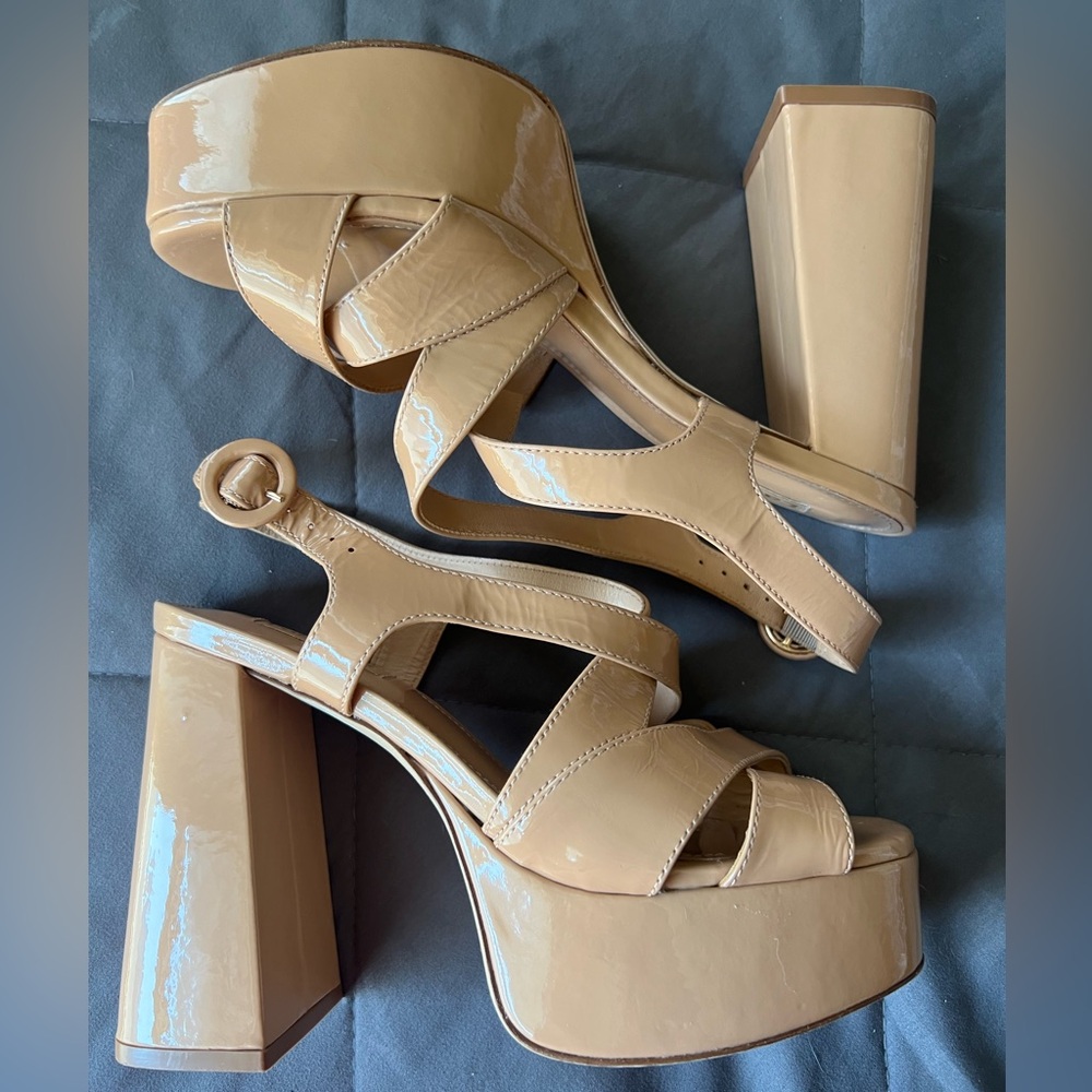 Larroude Bee Sandal Heels shoes Patent leather Size 6.5